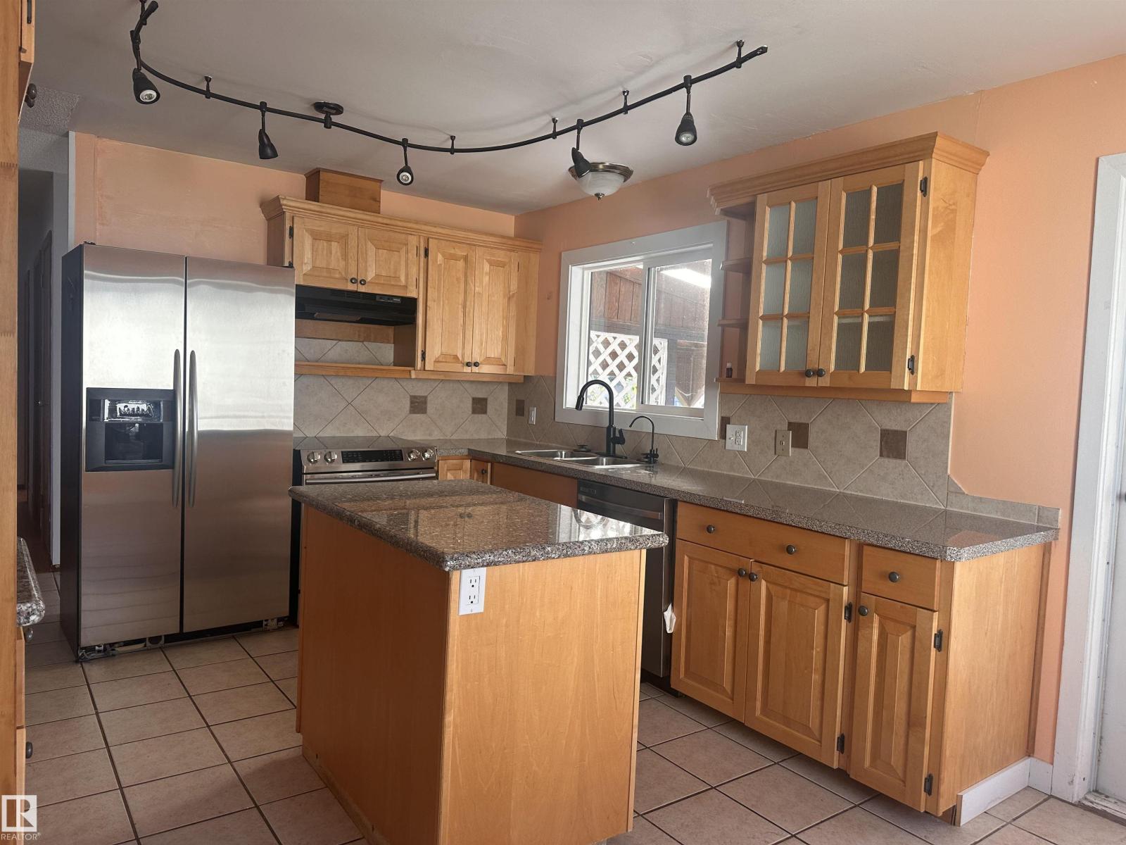 10647 106 St Property Photo 14