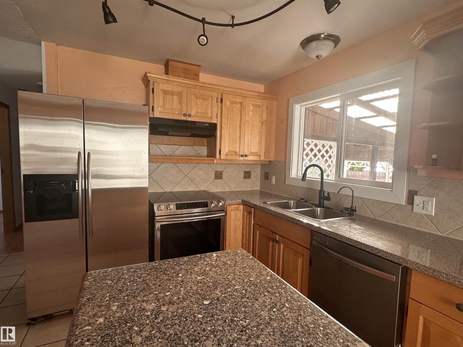 10647 106 St Property Photo 17
