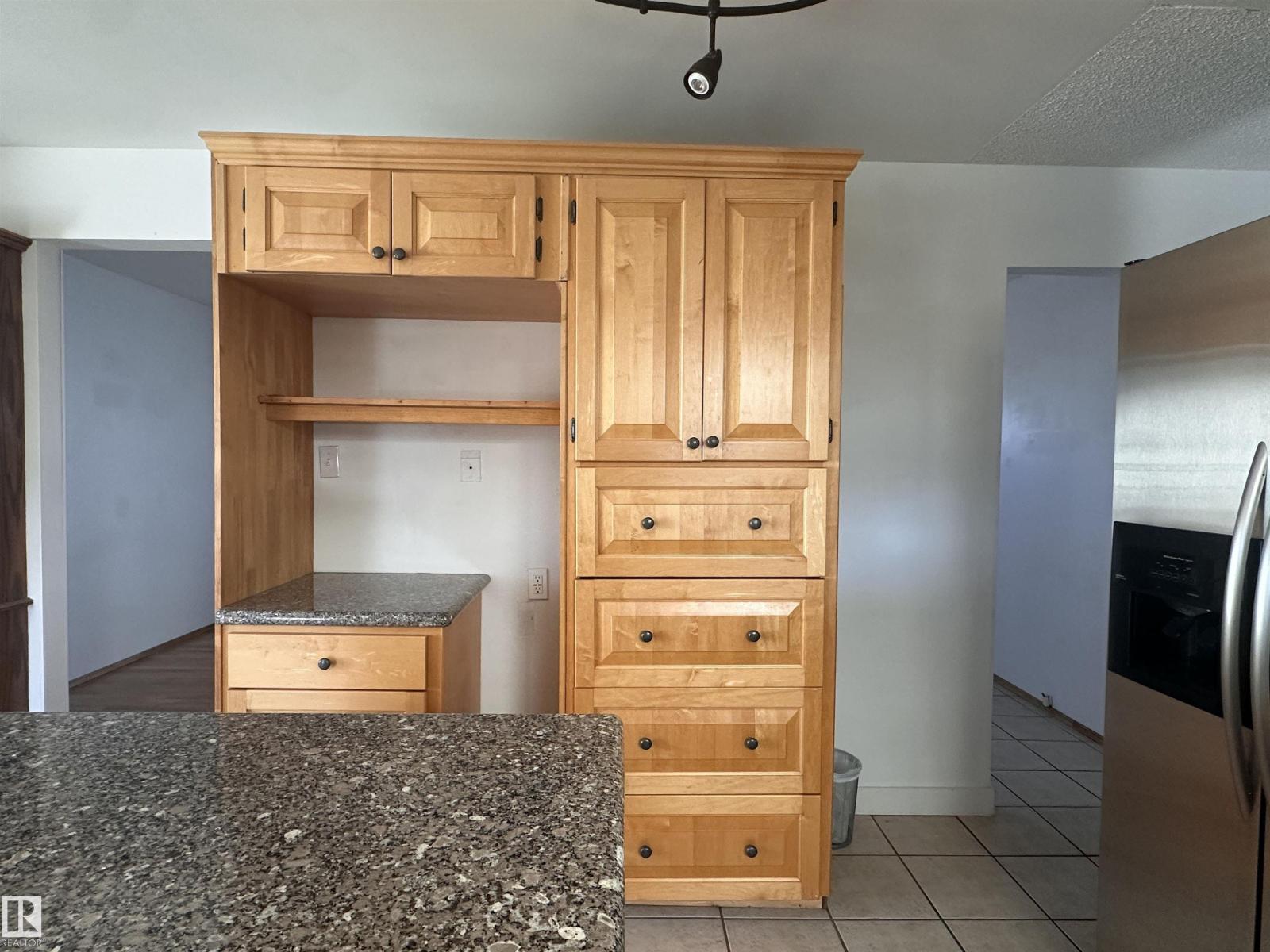 10647 106 St Property Photo 20