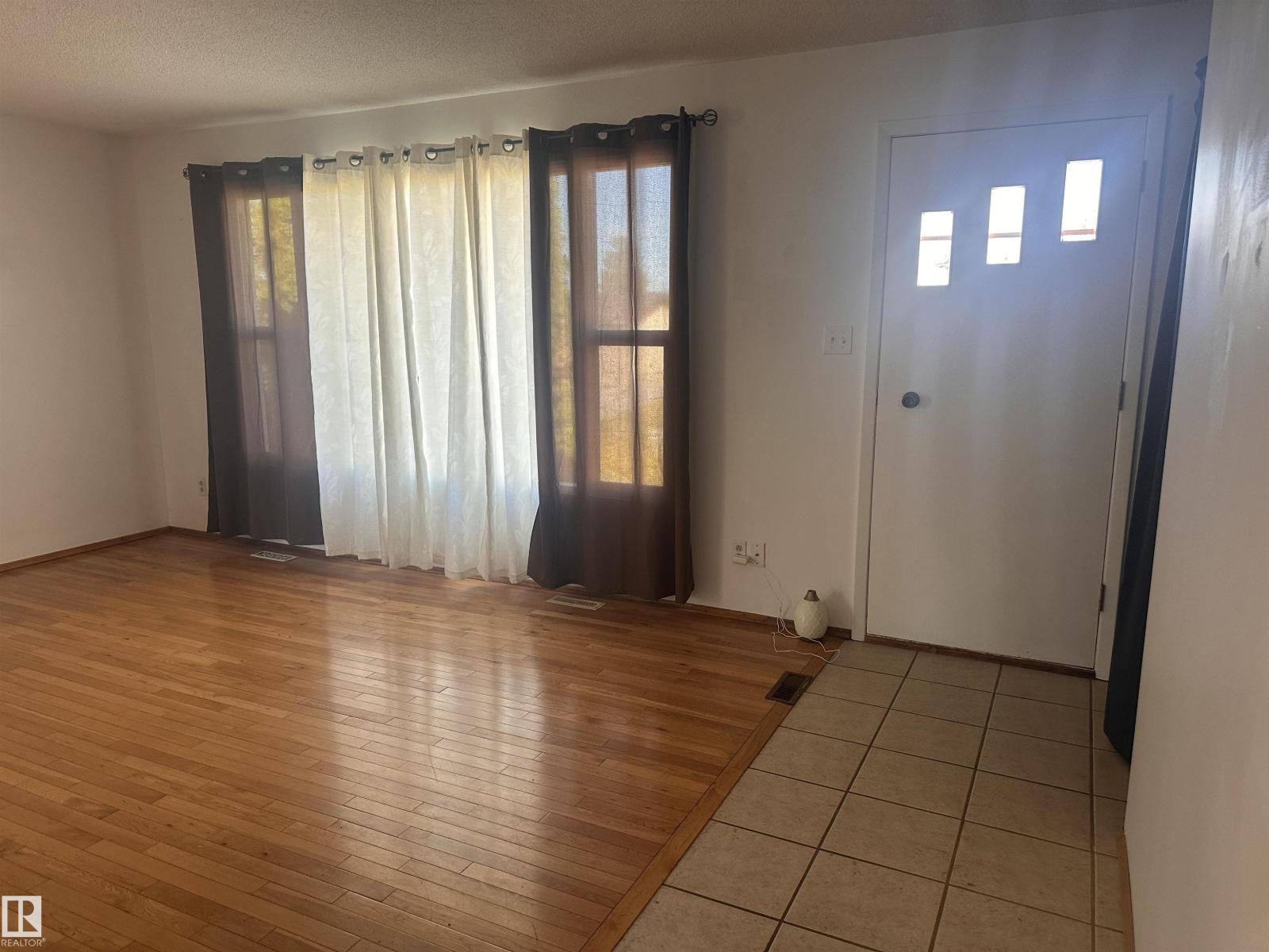 10647 106 St Property Photo 23