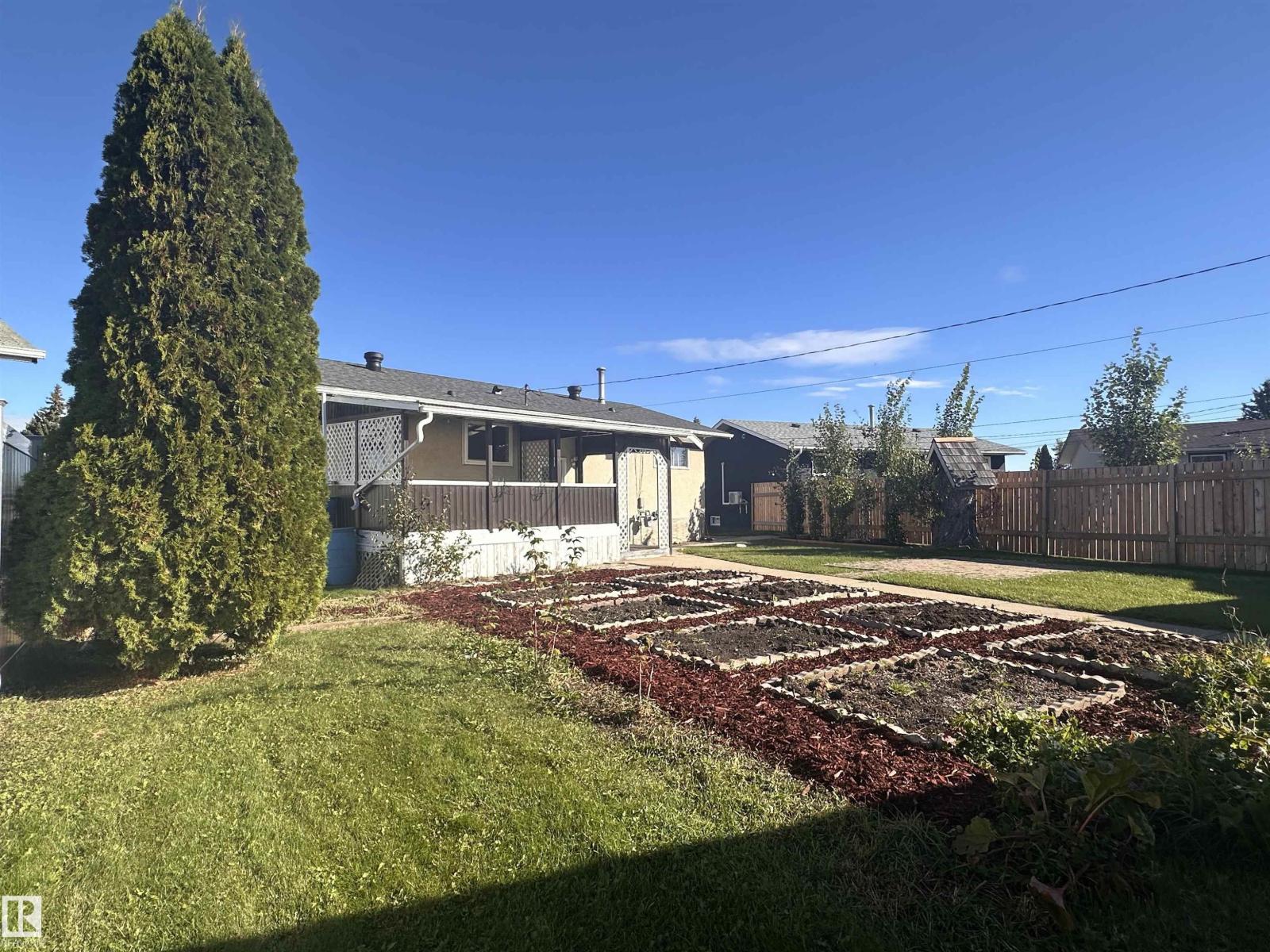 10647 106 St Property Photo 56