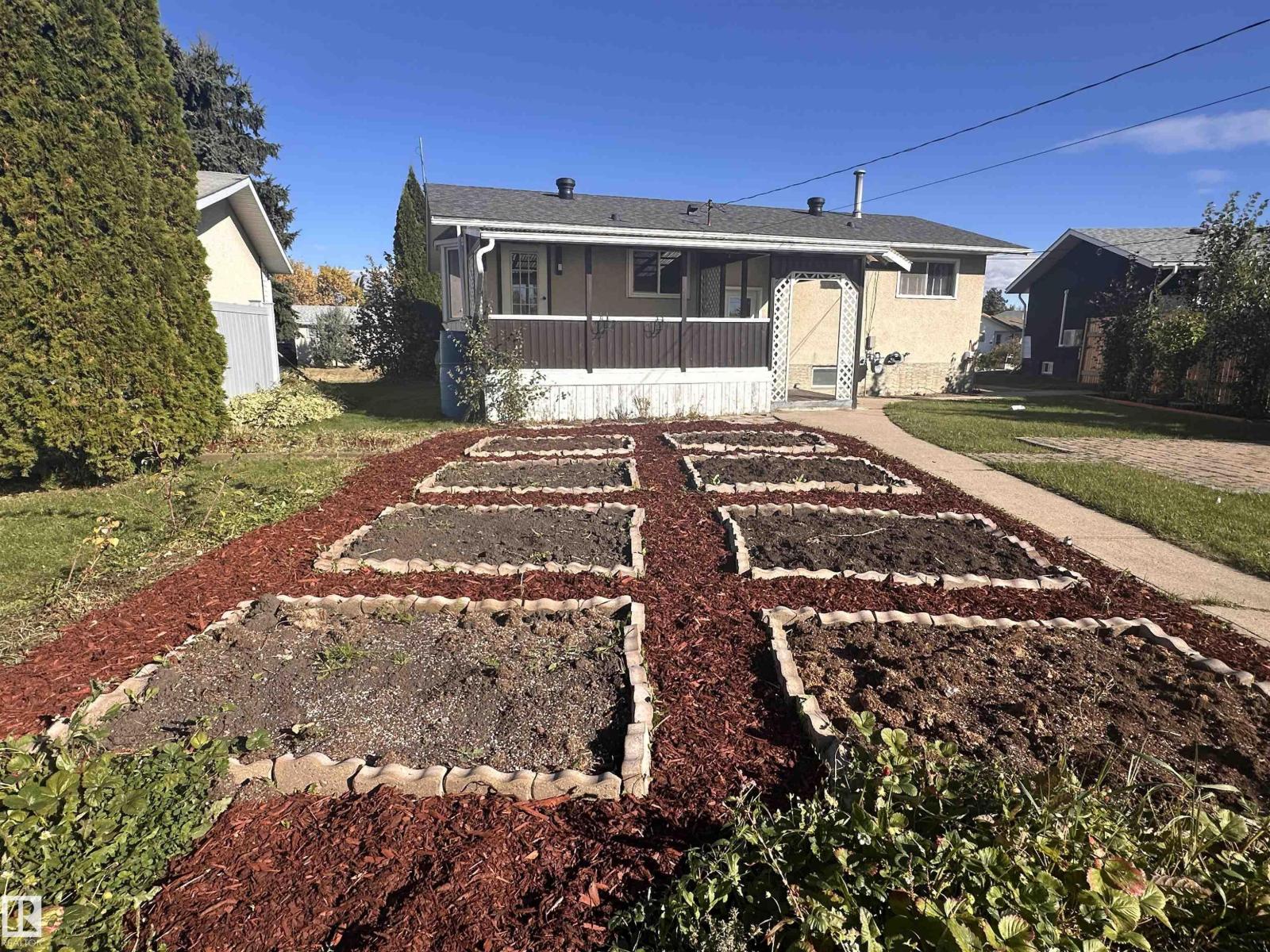 10647 106 St Property Photo 57