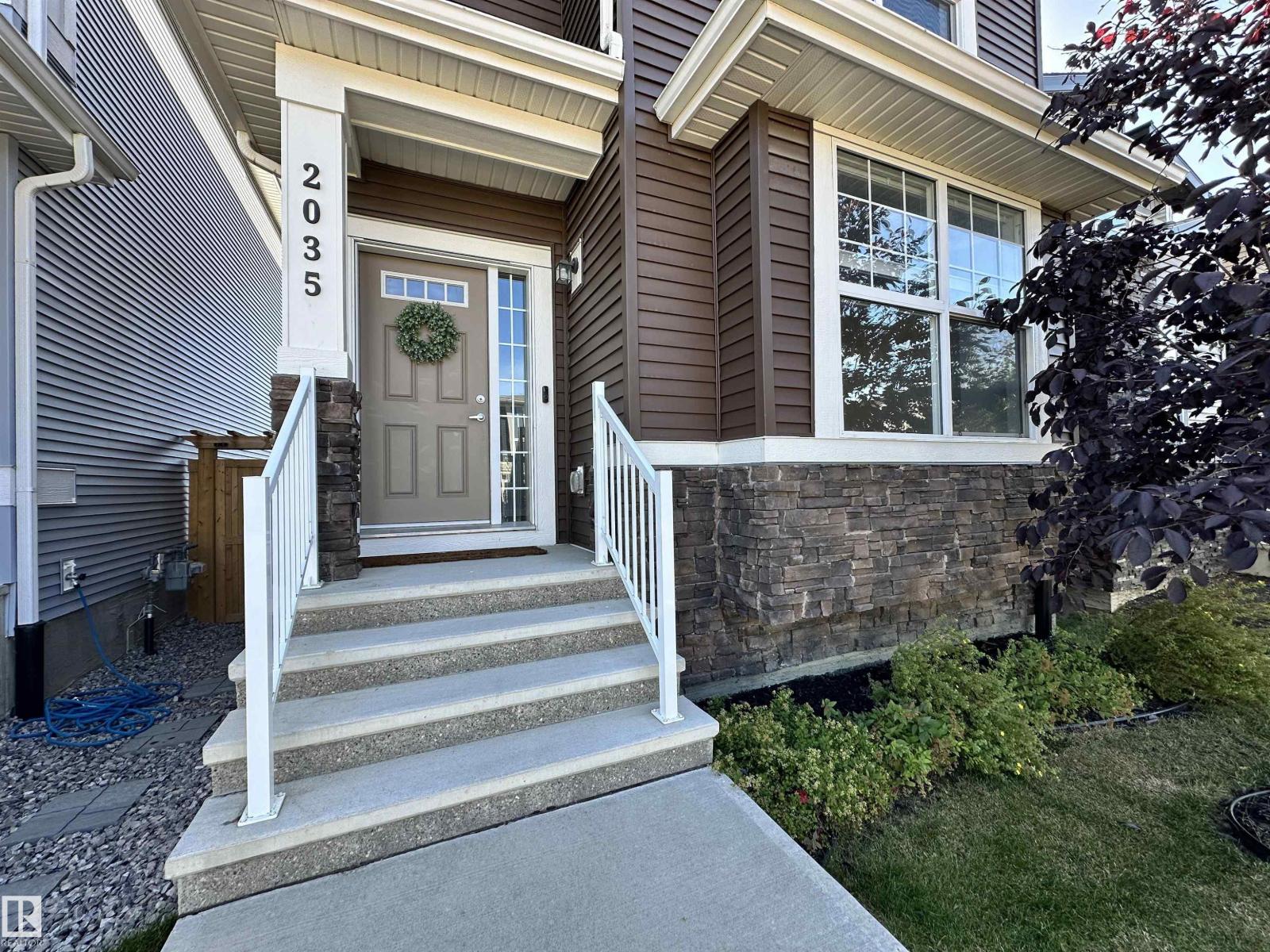 2035 160 St Sw Property Photo 3