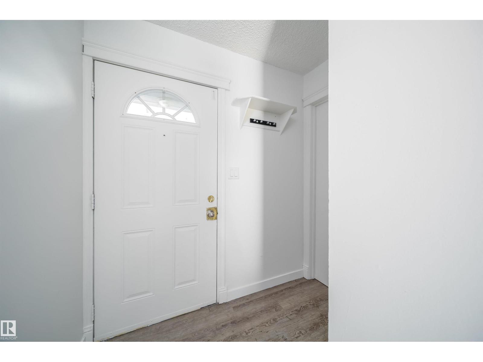 8217 182 St Nw Property Photo 4