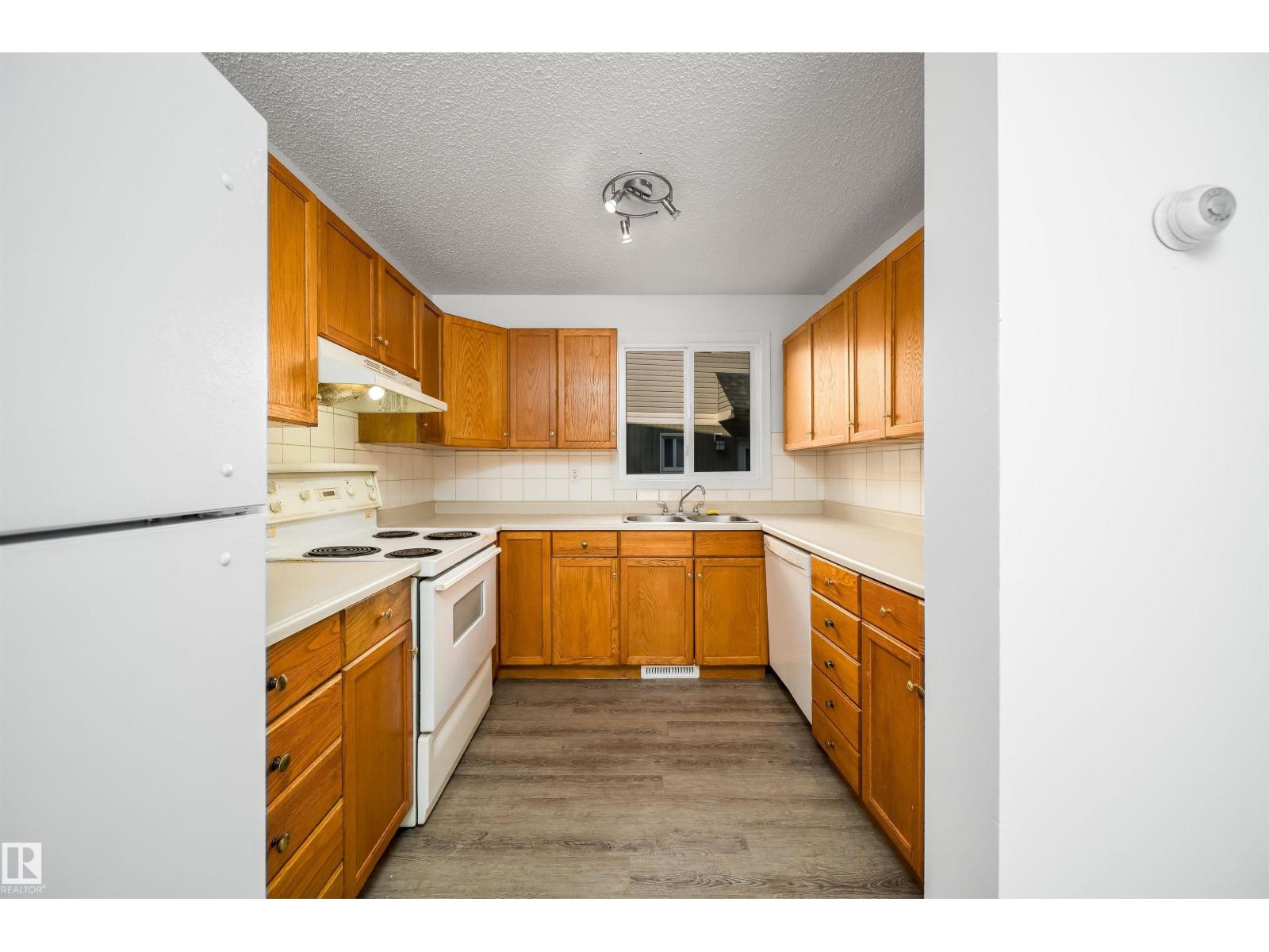 8217 182 St Nw Property Photo 8