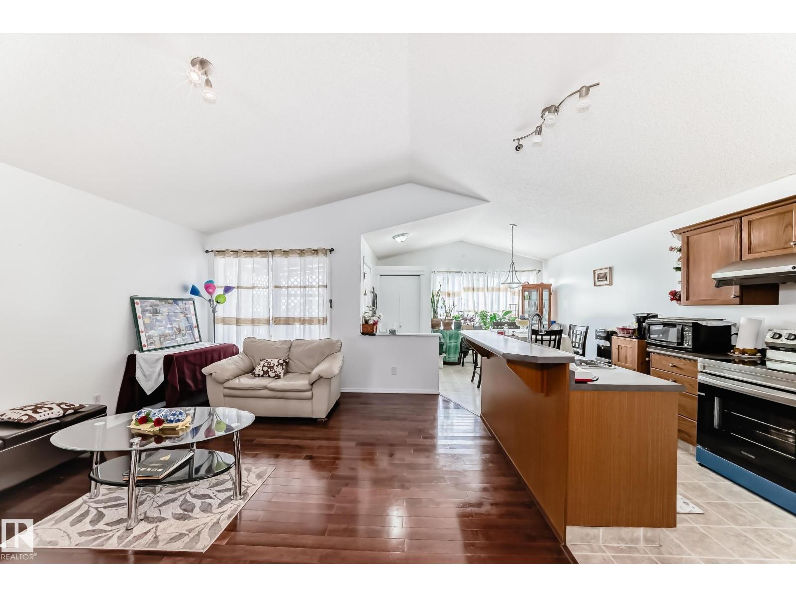 15112 139 St Nw Property Photo 12