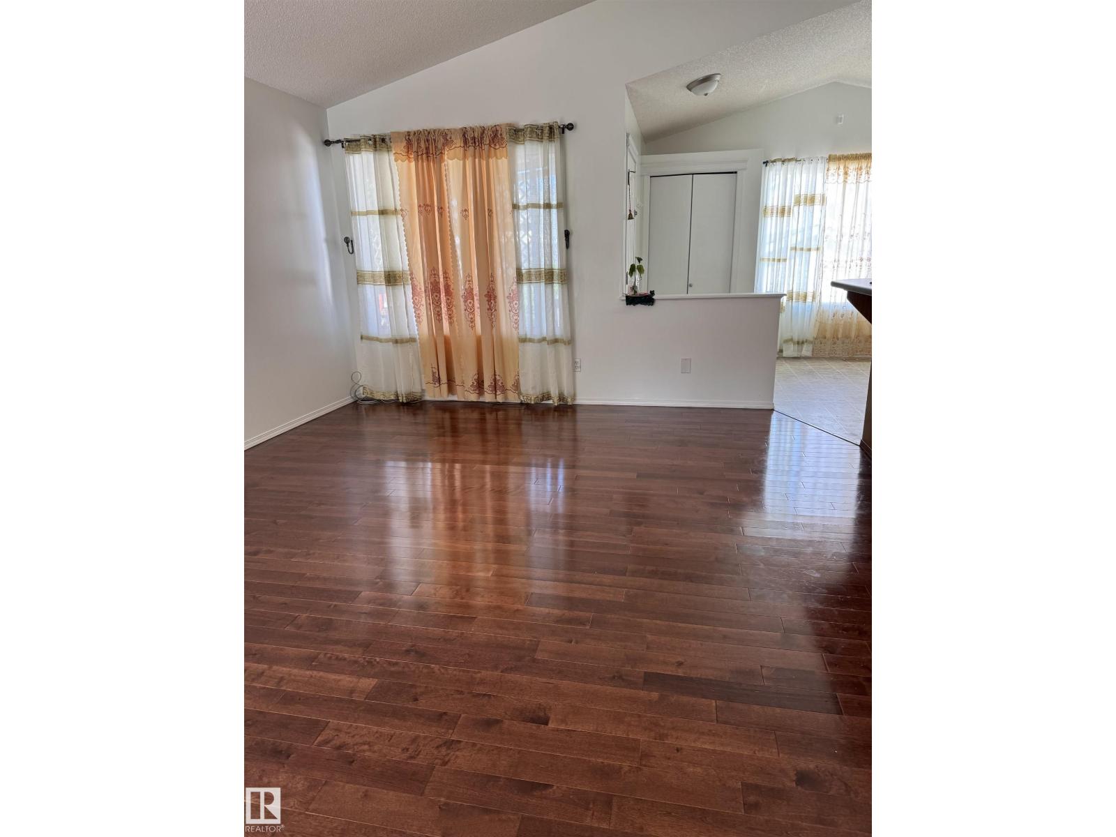 15112 139 St Nw Property Photo 15