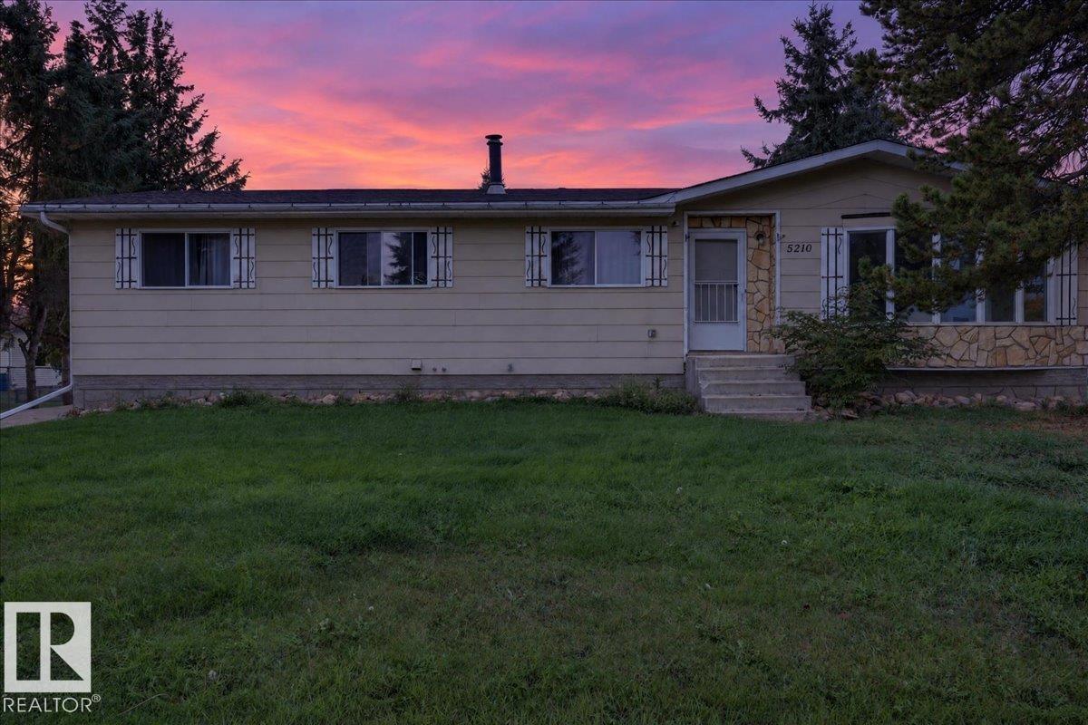 5210 49 St Property Photo 2