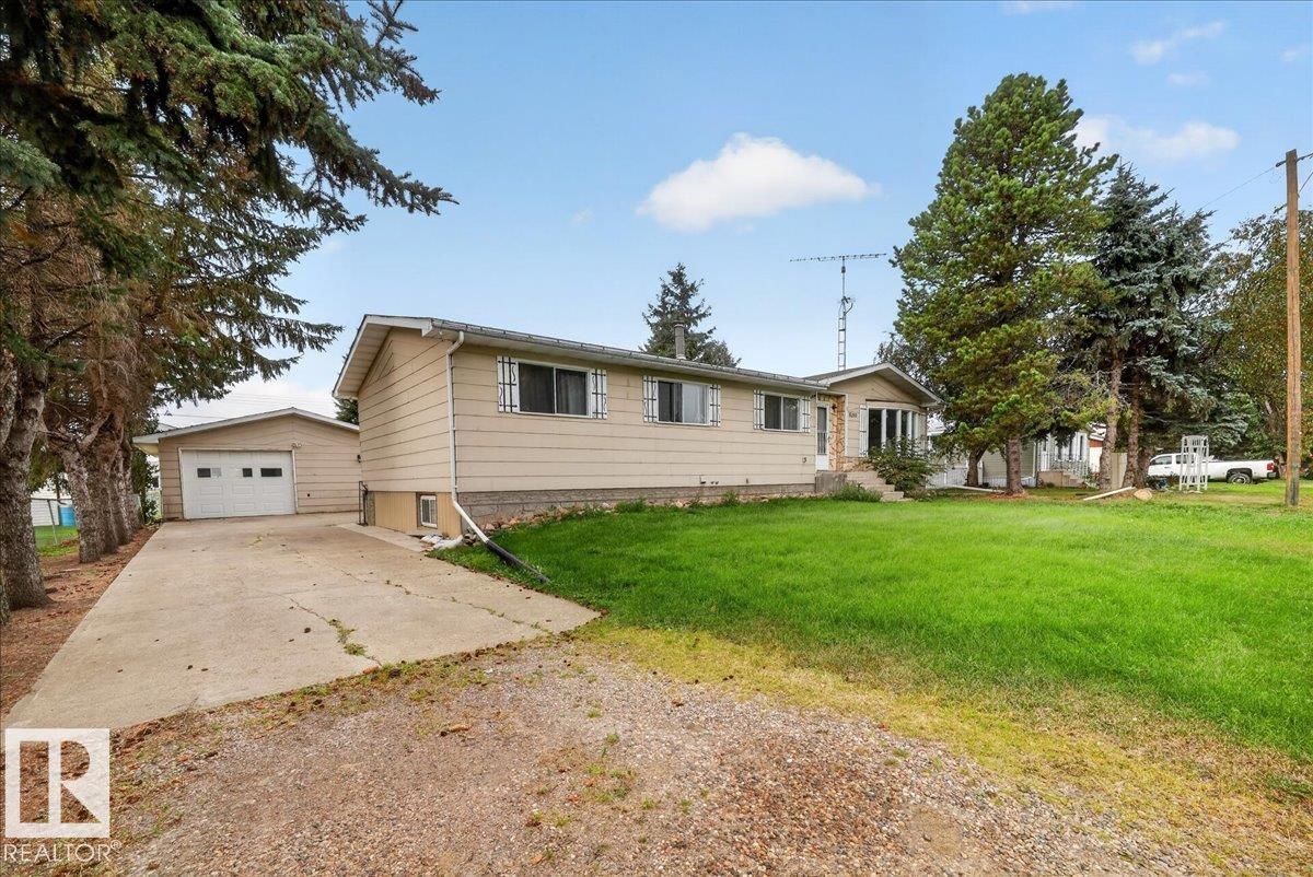 5210 49 St Property Photo 4