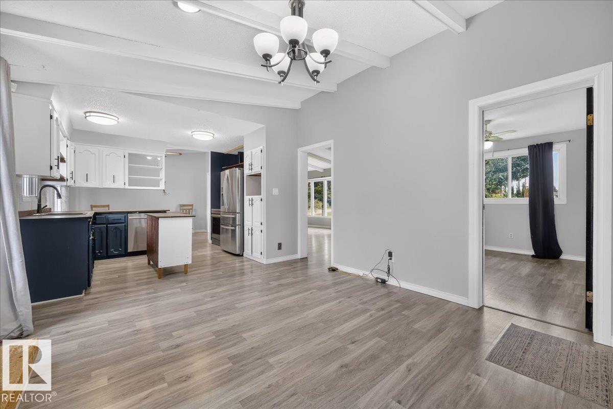 5210 49 St Property Photo 13