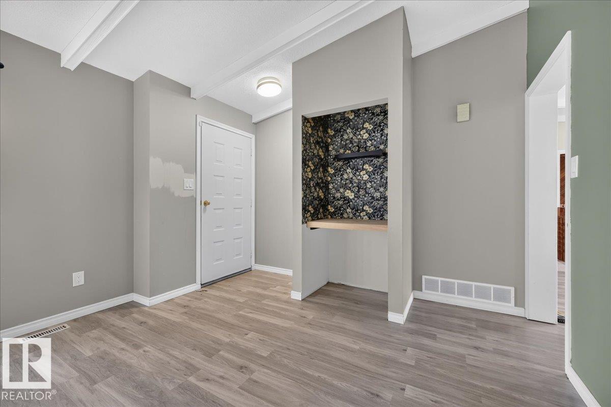 5210 49 St Property Photo 14