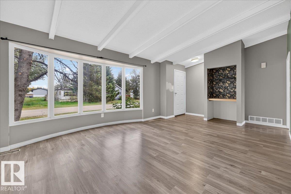 5210 49 St Property Photo 23
