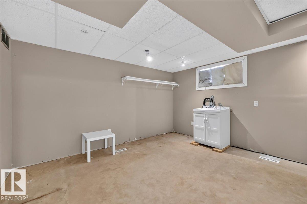 5210 49 St Property Photo 49