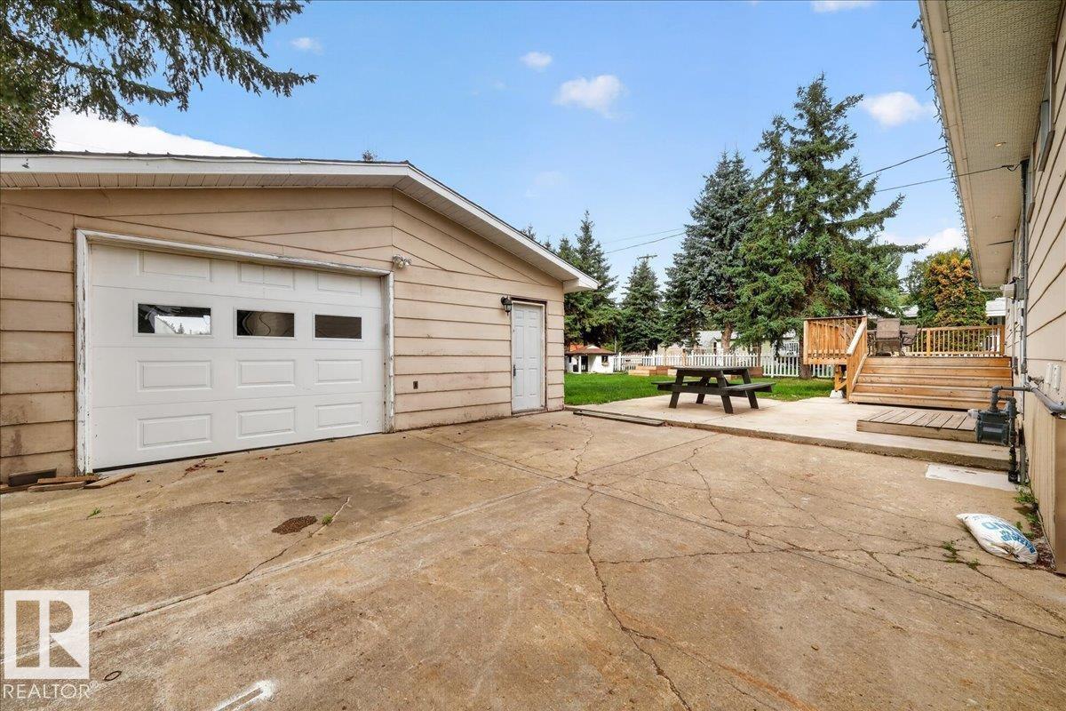 5210 49 St Property Photo 54
