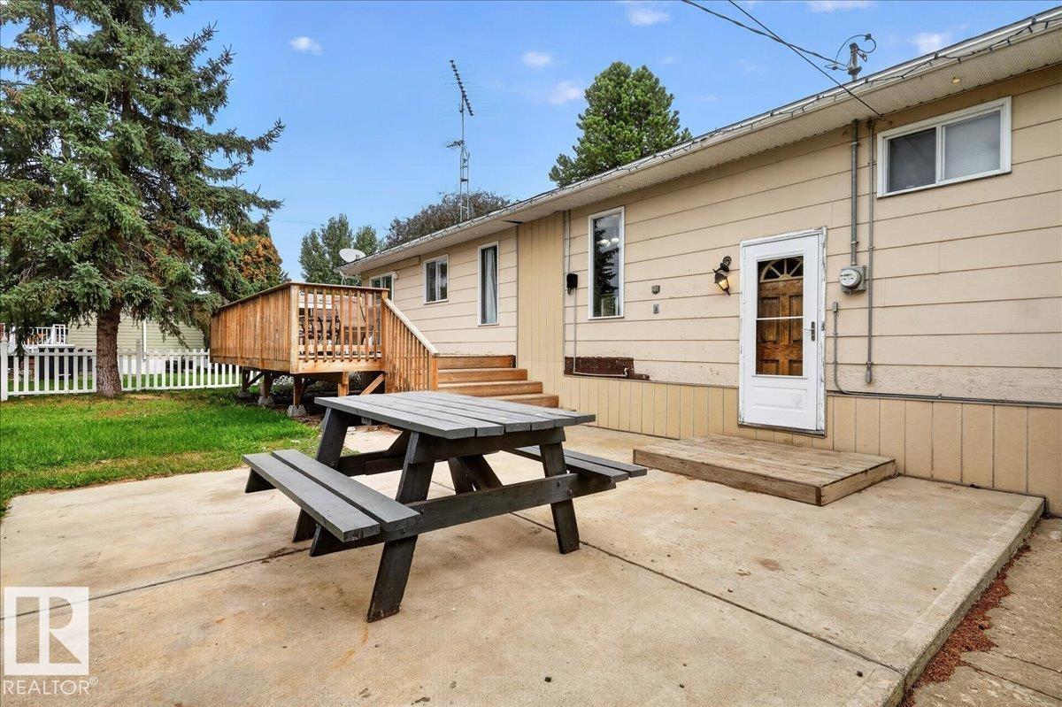 5210 49 St Property Photo 55