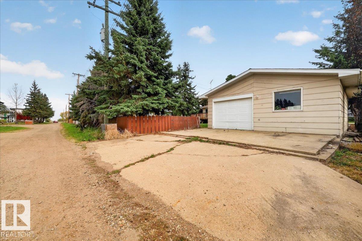 5210 49 St Property Photo 62