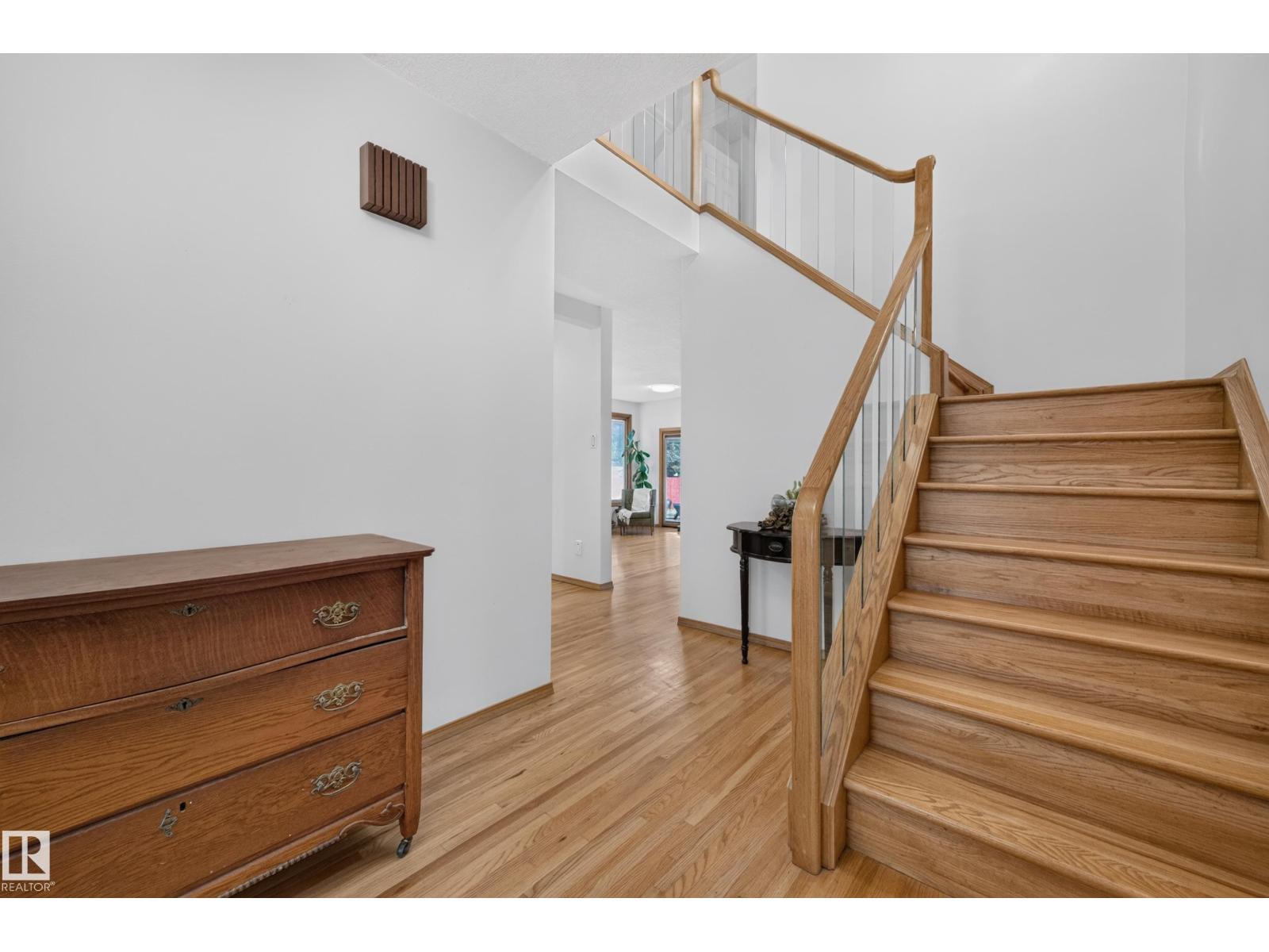 10706 33a Av Nw Property Photo 5