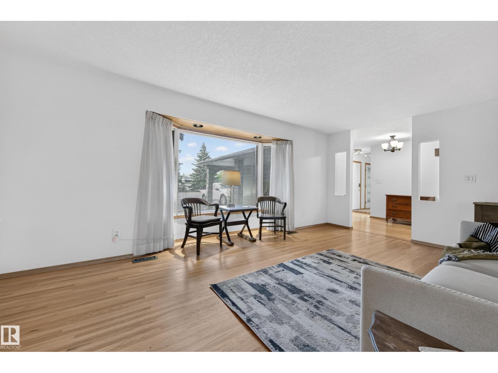 10706 33a Av Nw Property Photo 8