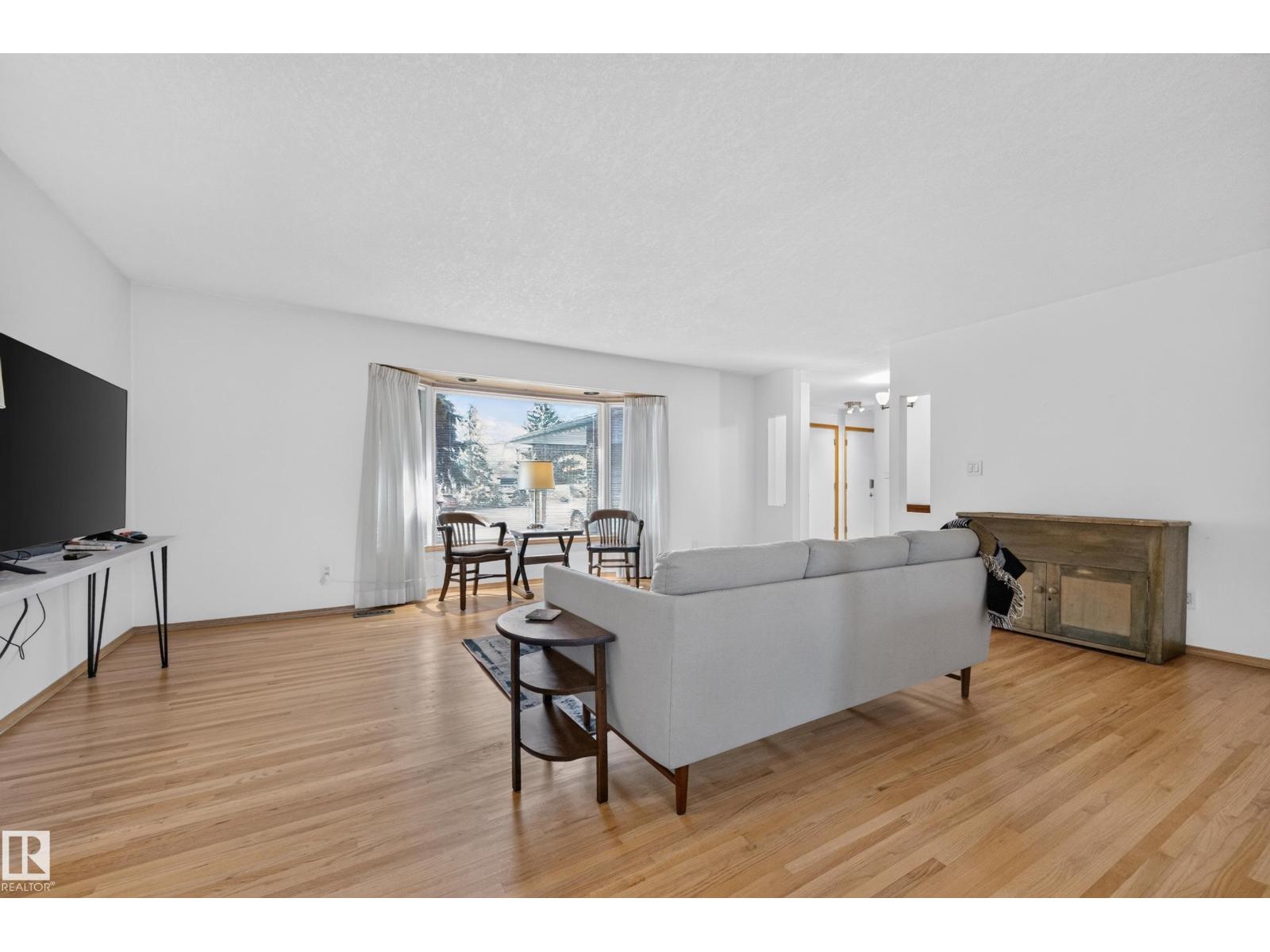 10706 33a Av Nw Property Photo 10