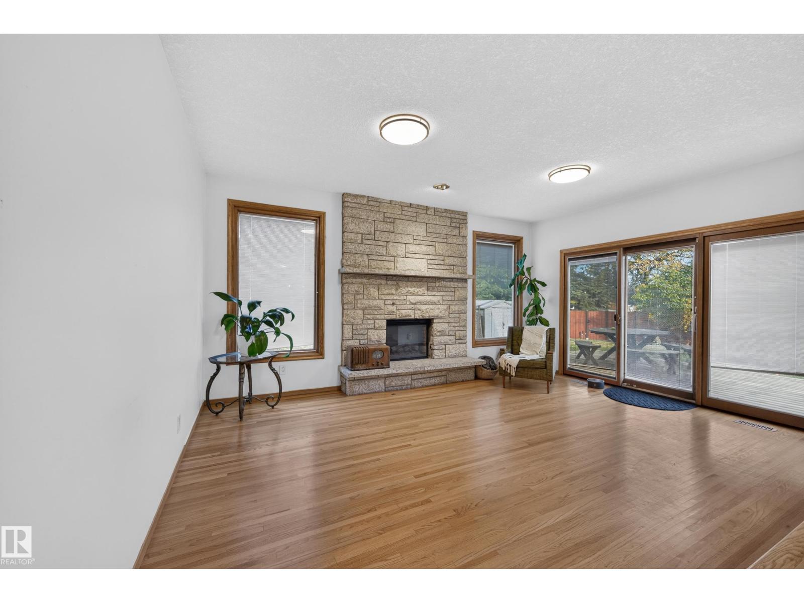 10706 33a Av Nw Property Photo 20