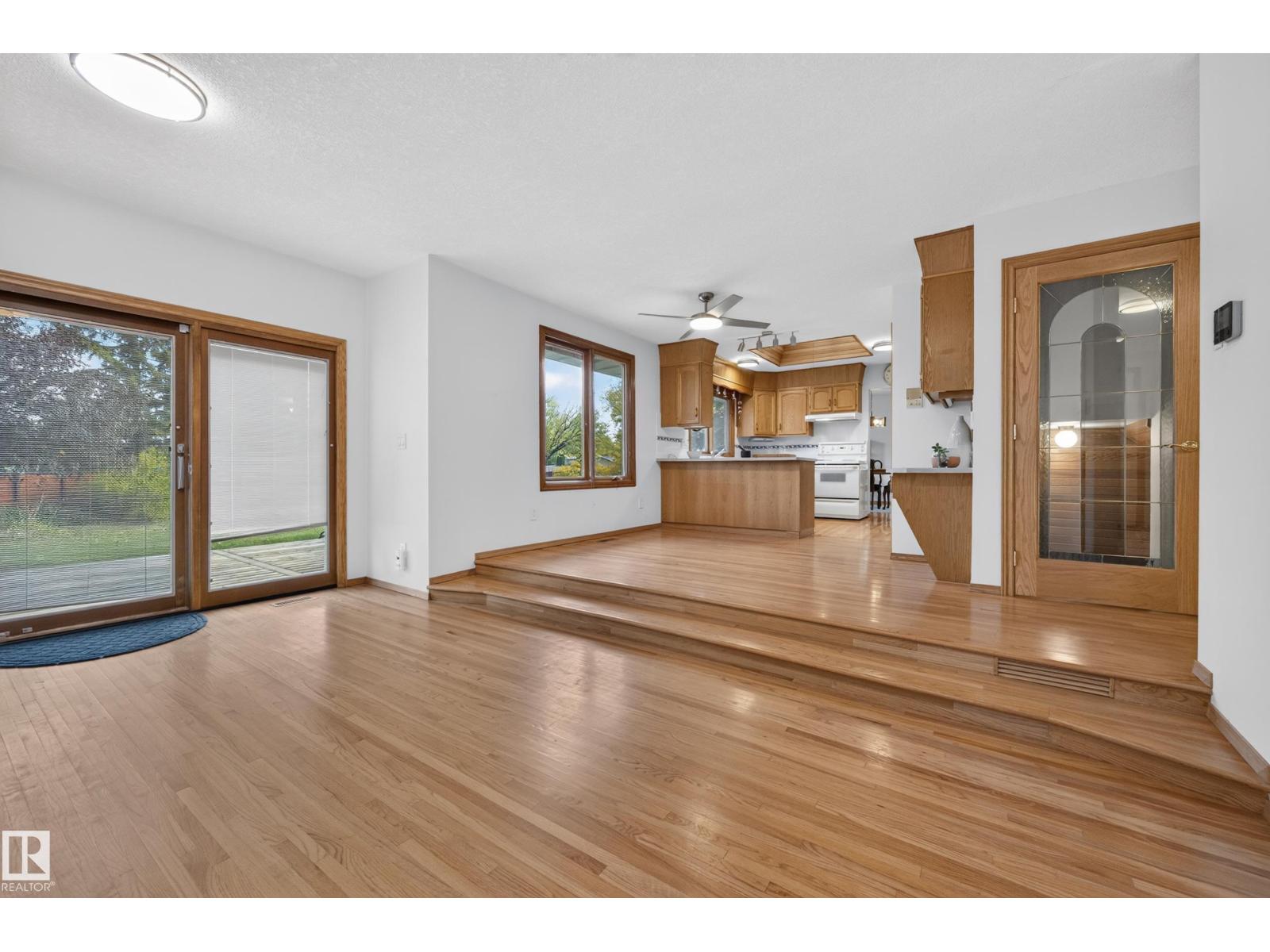 10706 33a Av Nw Property Photo 21