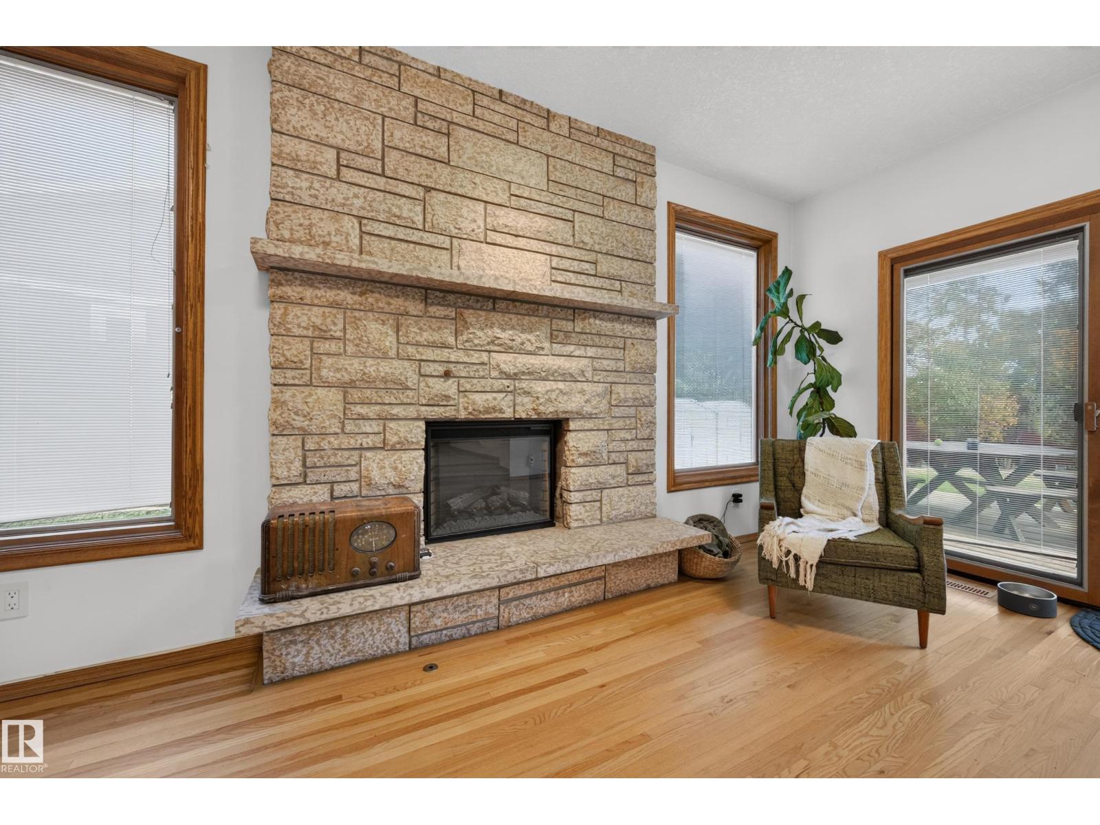 10706 33a Av Nw Property Photo 22