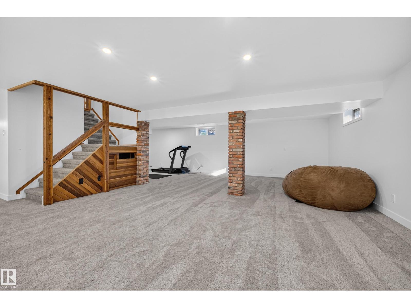 10706 33a Av Nw Property Photo 42