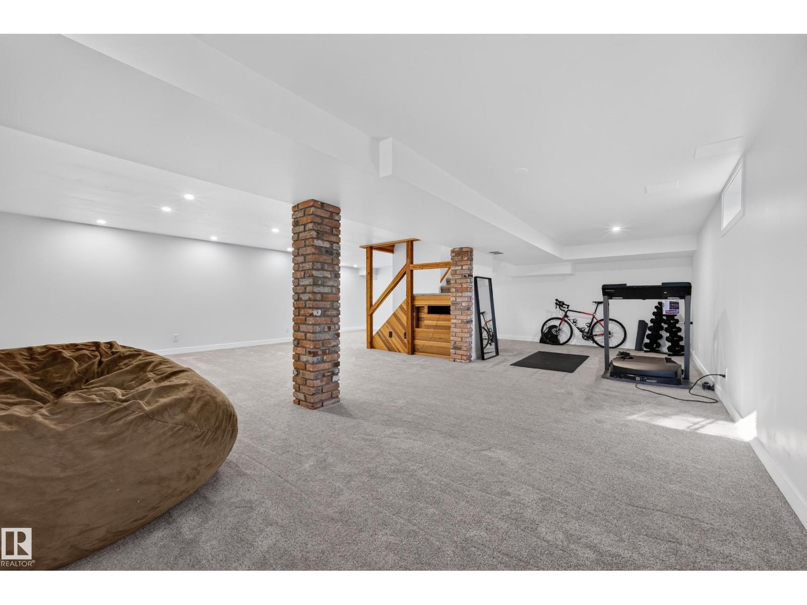 10706 33a Av Nw Property Photo 44