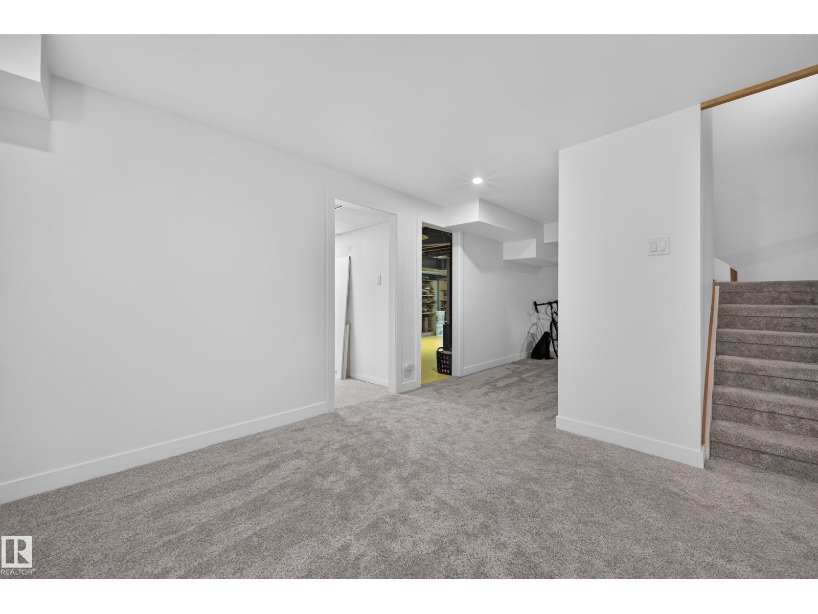 10706 33a Av Nw Property Photo 47