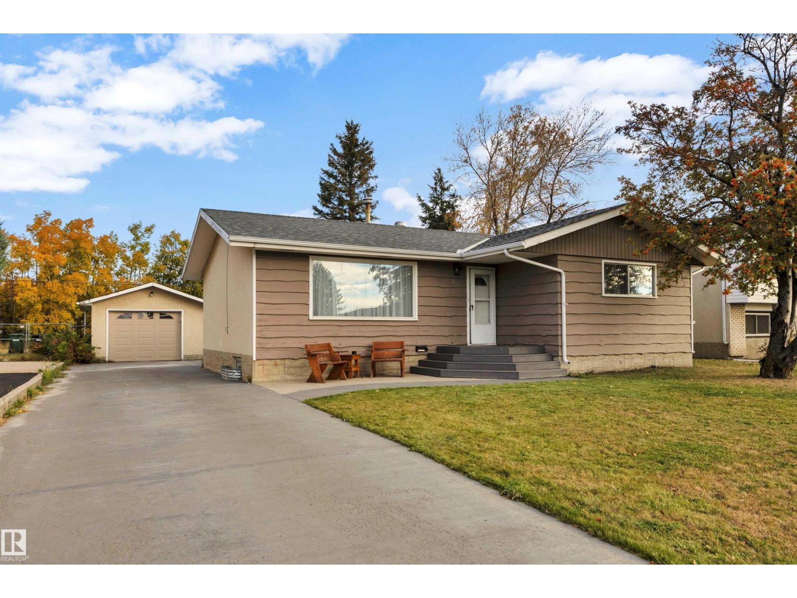 42 CAMELOT AV Property Photo 1