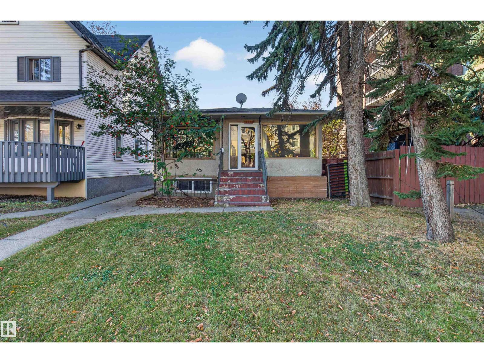 11015 87 Av Nw Property Photo 2
