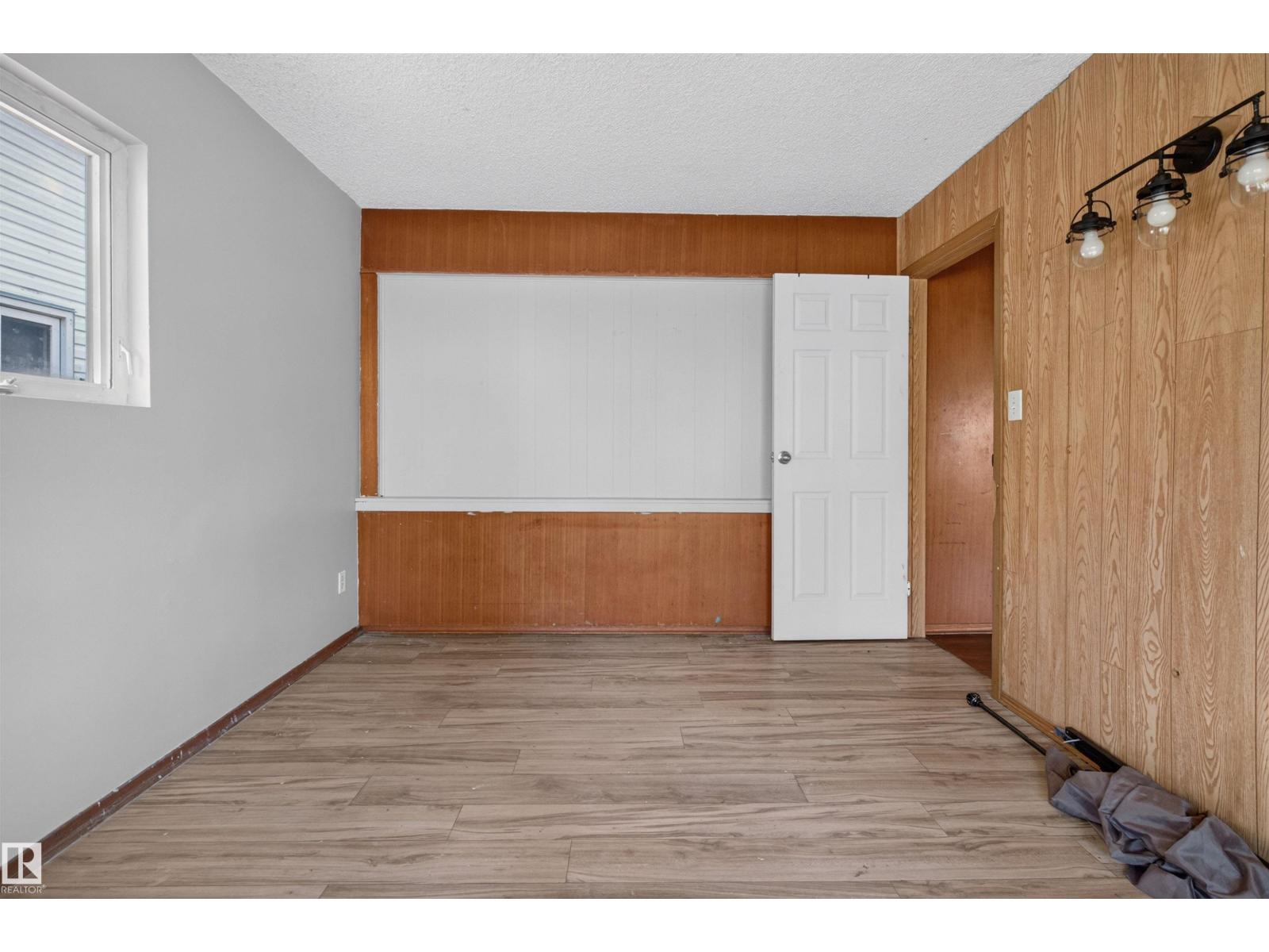 11015 87 Av Nw Property Photo 8