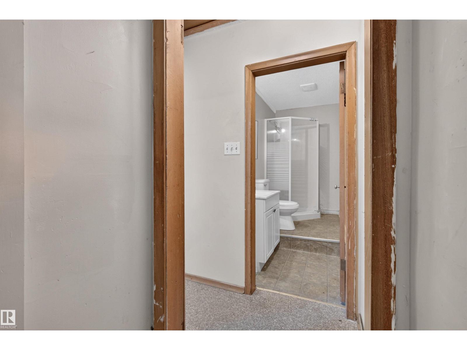 11015 87 Av Nw Property Photo 16