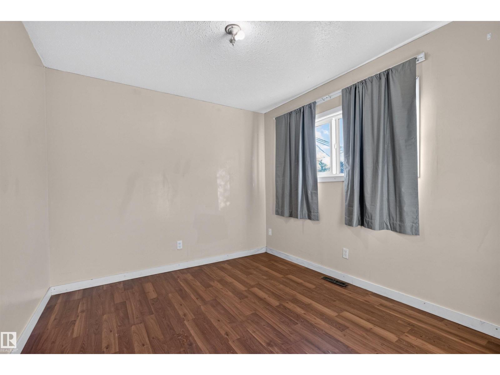 11015 87 Av Nw Property Photo 19