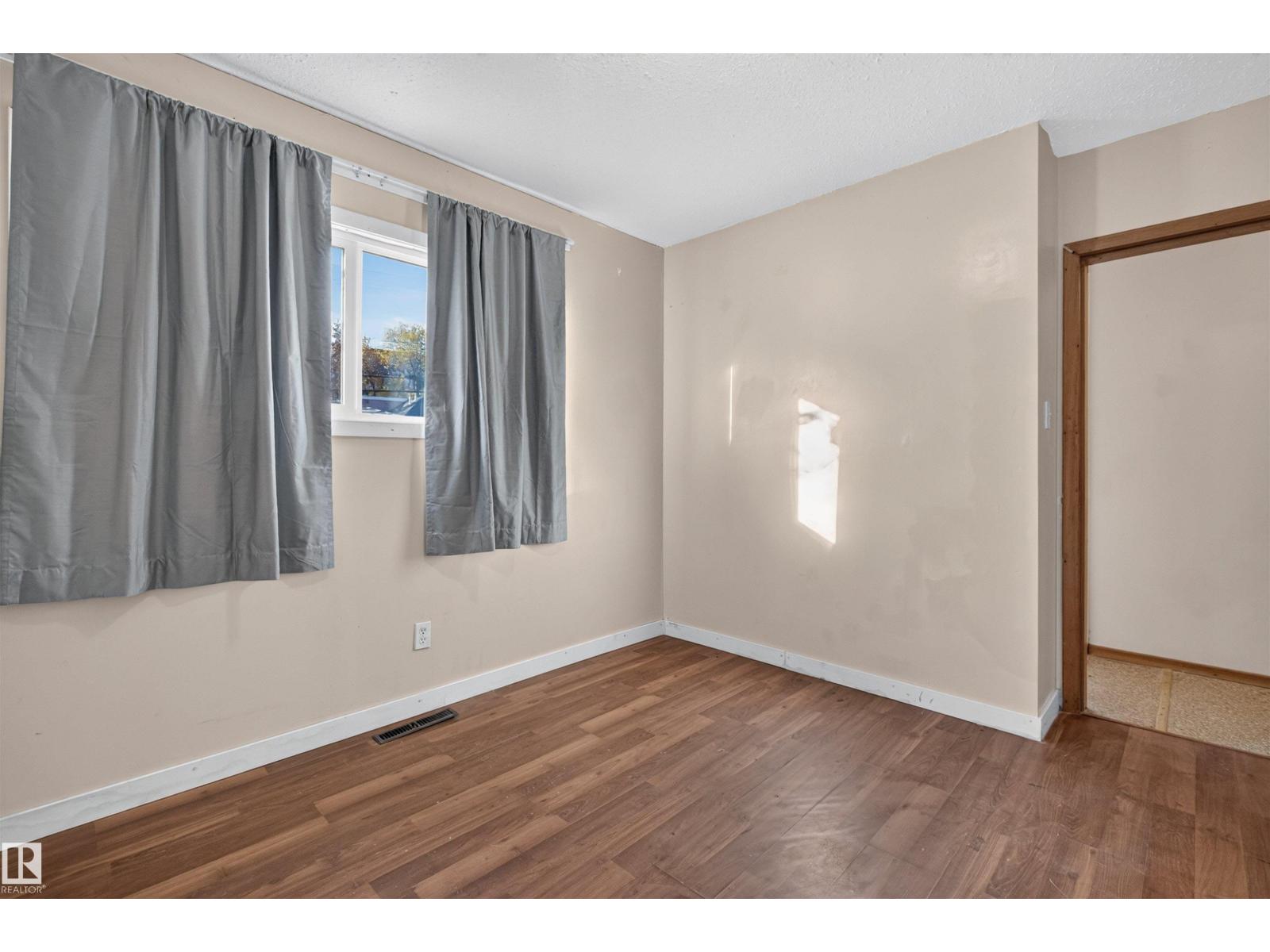 11015 87 Av Nw Property Photo 20