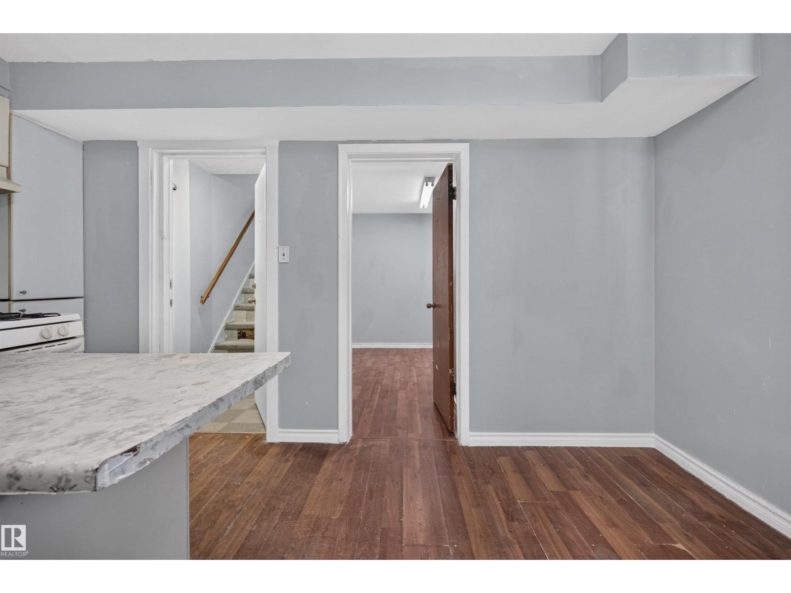 11015 87 Av Nw Property Photo 26