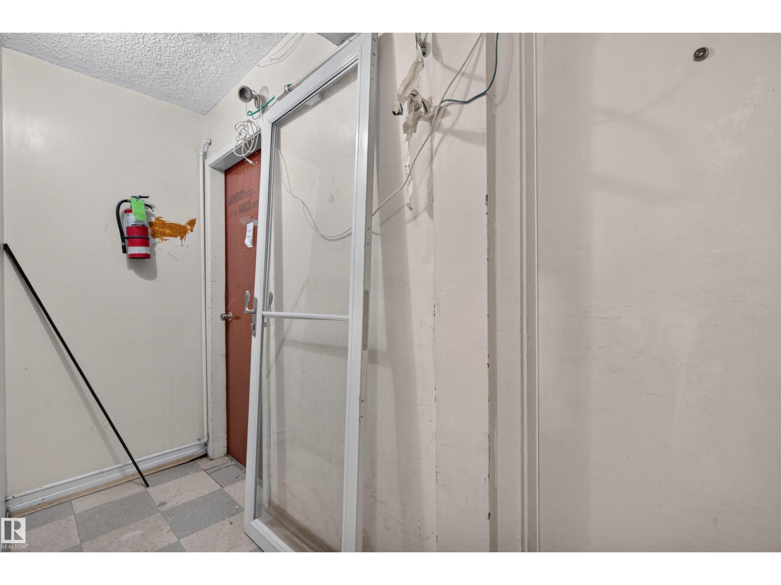 11015 87 Av Nw Property Photo 29