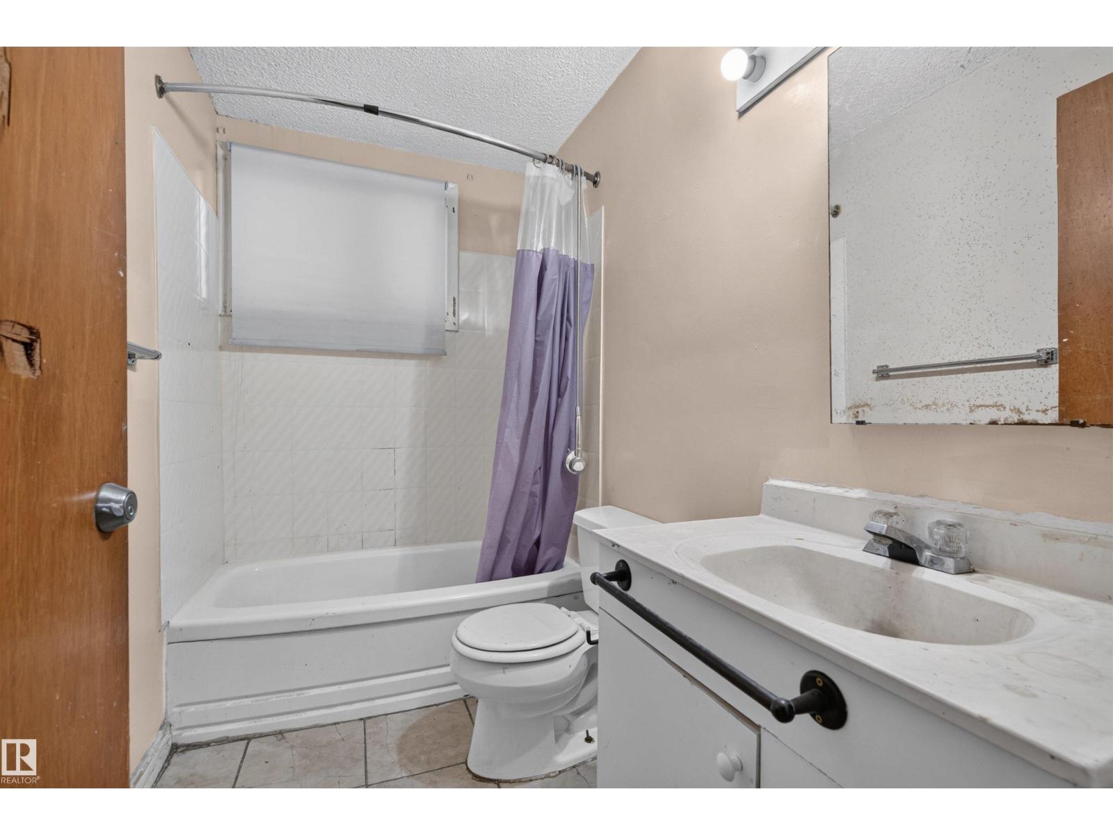 11015 87 Av Nw Property Photo 31