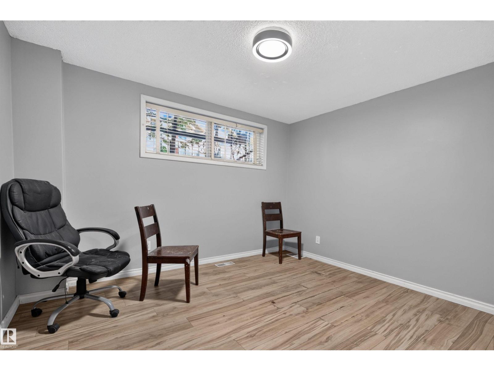 11015 87 Av Nw Property Photo 34