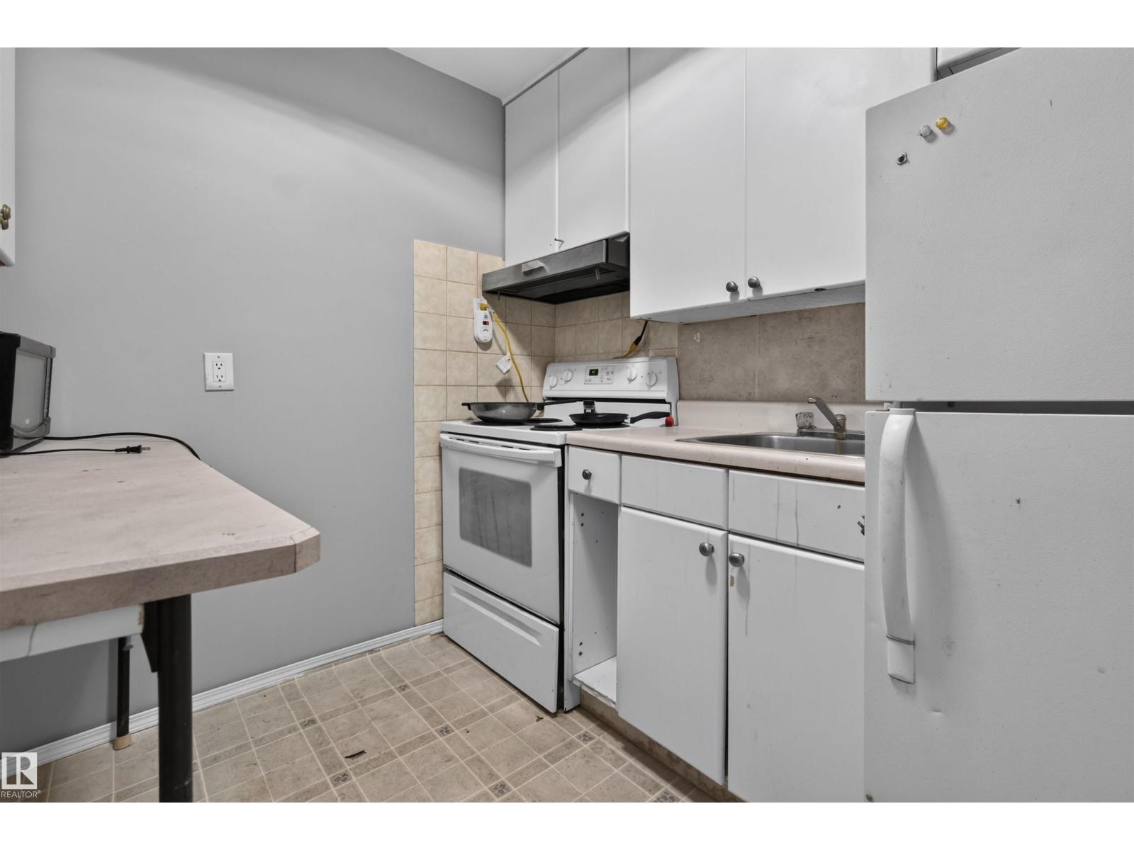 11015 87 Av Nw Property Photo 40