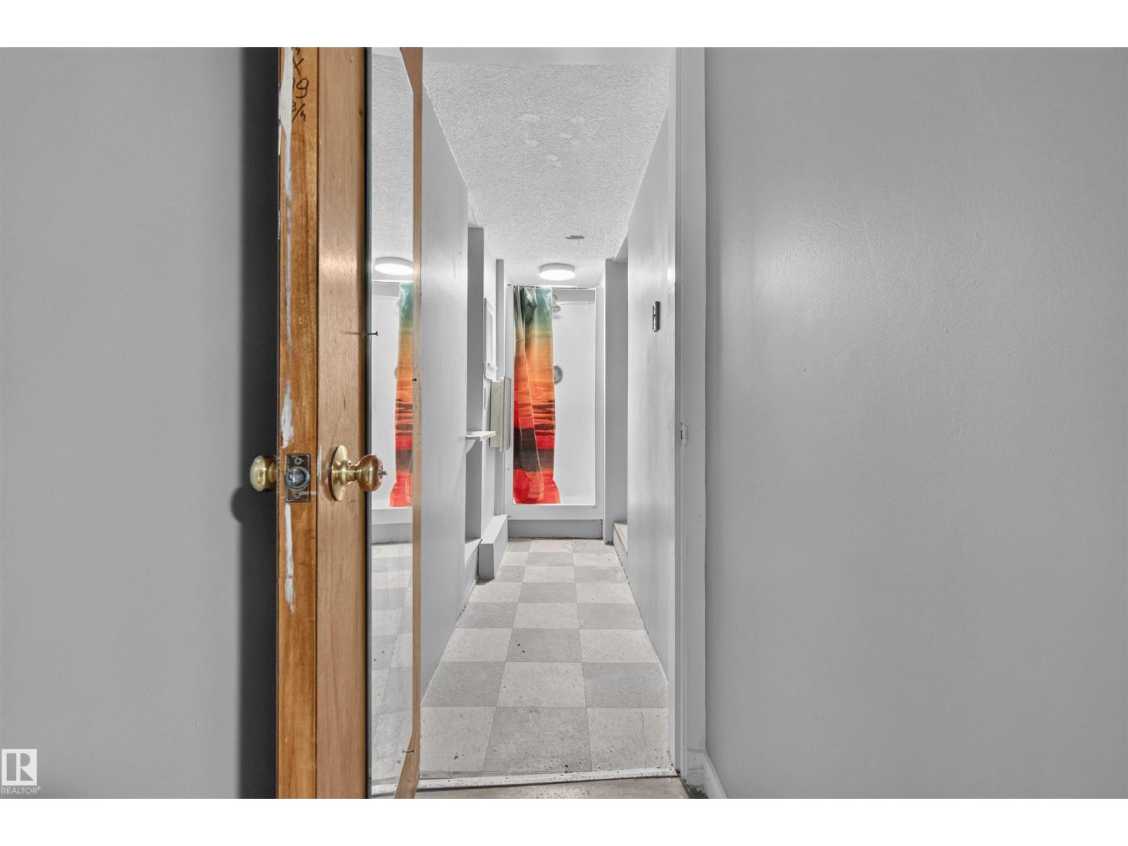 11015 87 Av Nw Property Photo 41