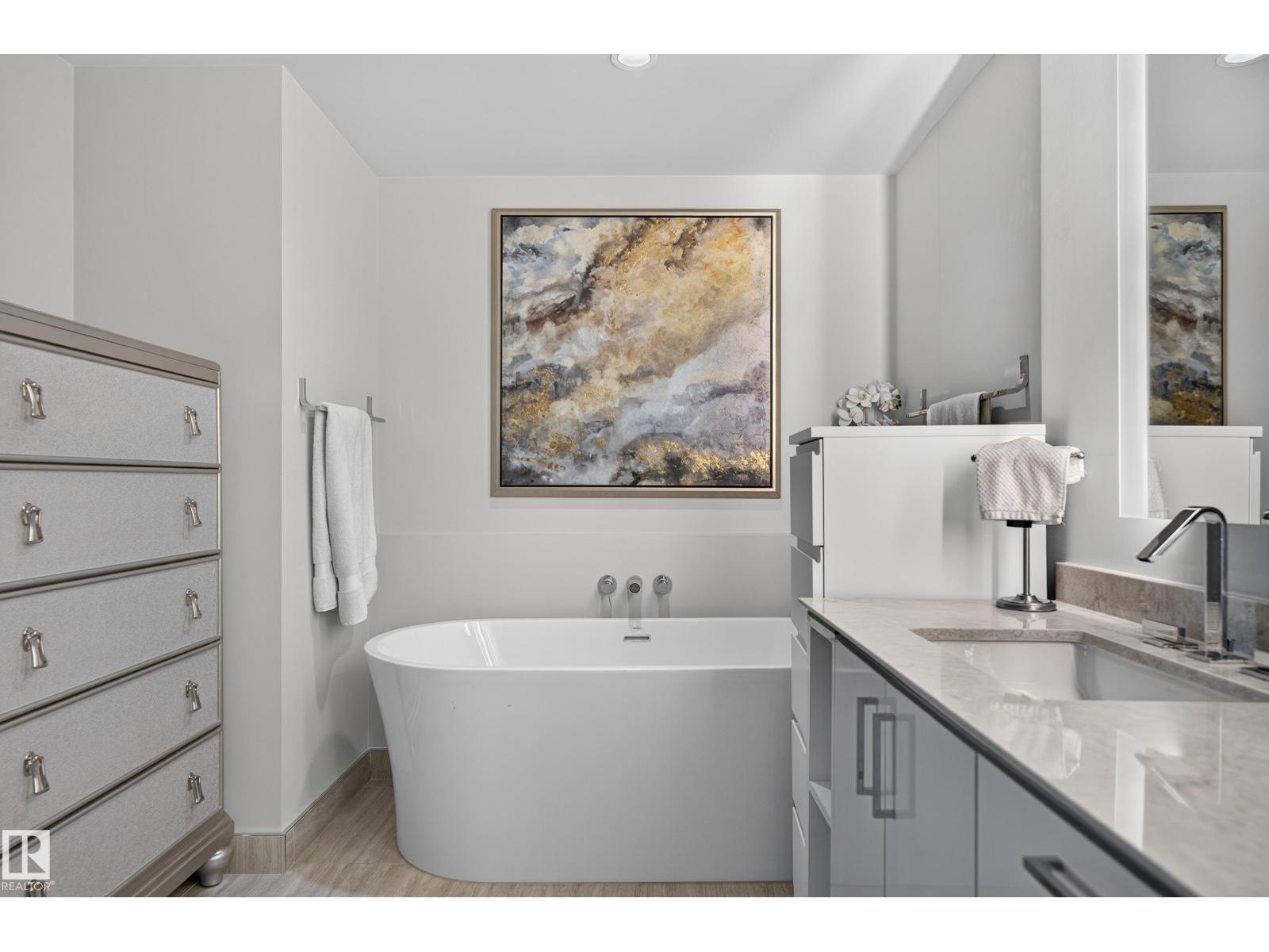 #4206 10360 102 St Nw Property Photo 53