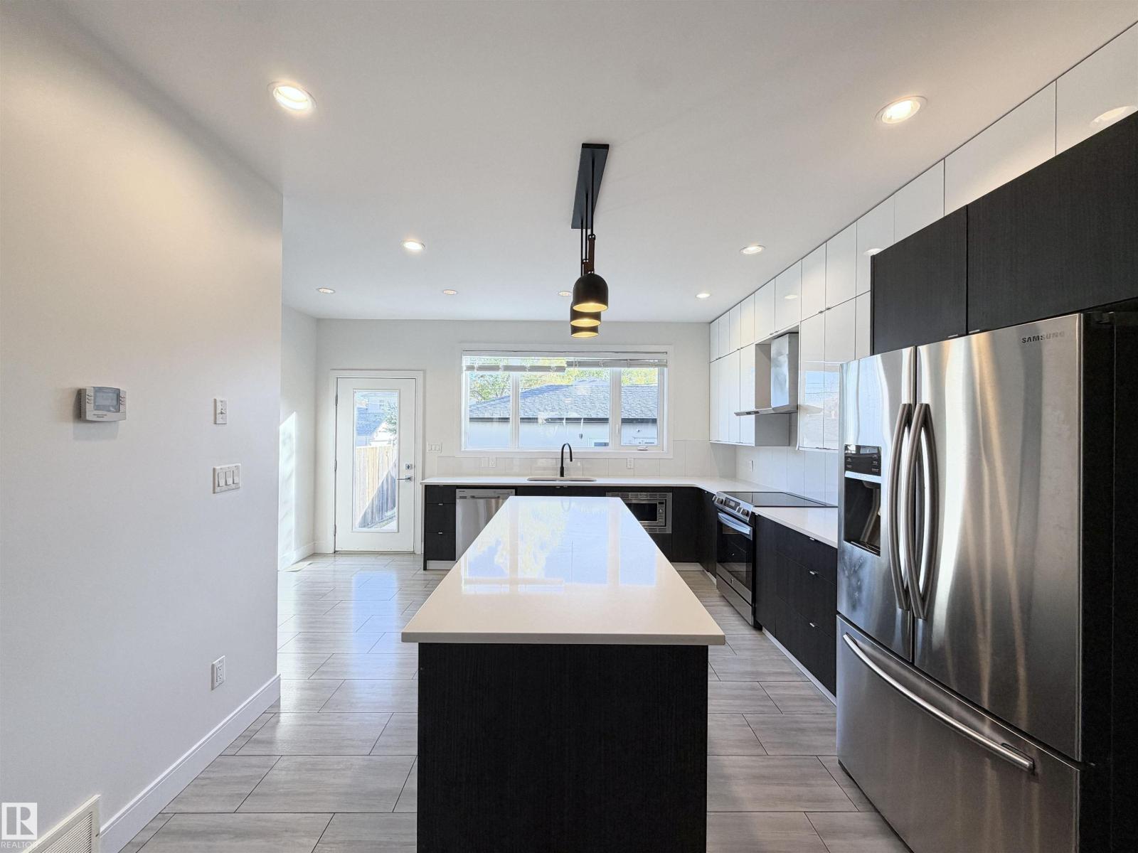 11127 77 Av Nw Property Photo 10