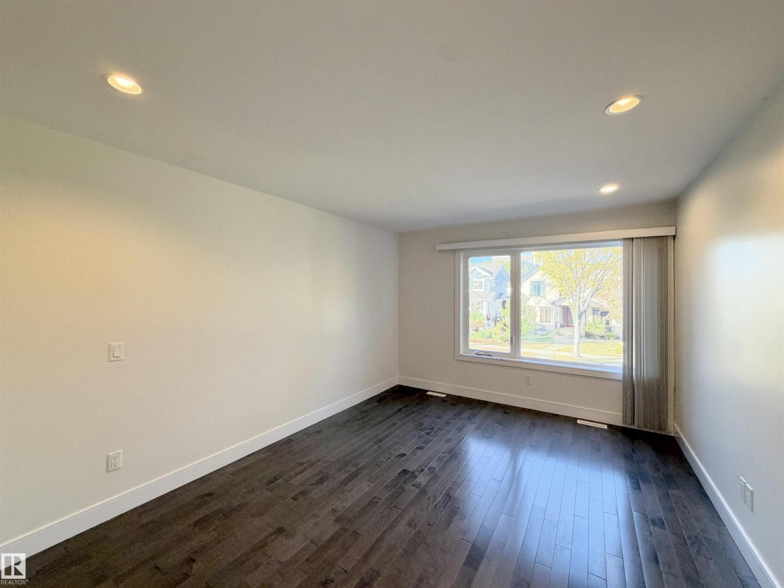 11127 77 Av Nw Property Photo 17
