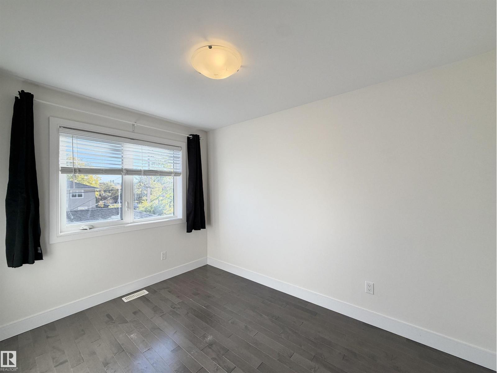 11127 77 Av Nw Property Photo 24