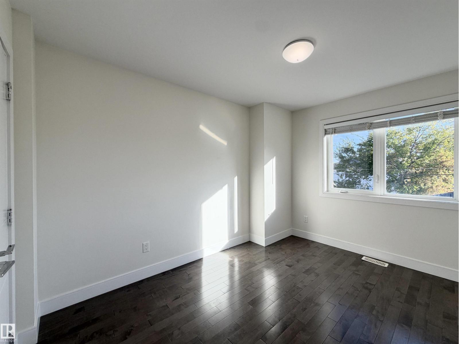 11127 77 Av Nw Property Photo 26