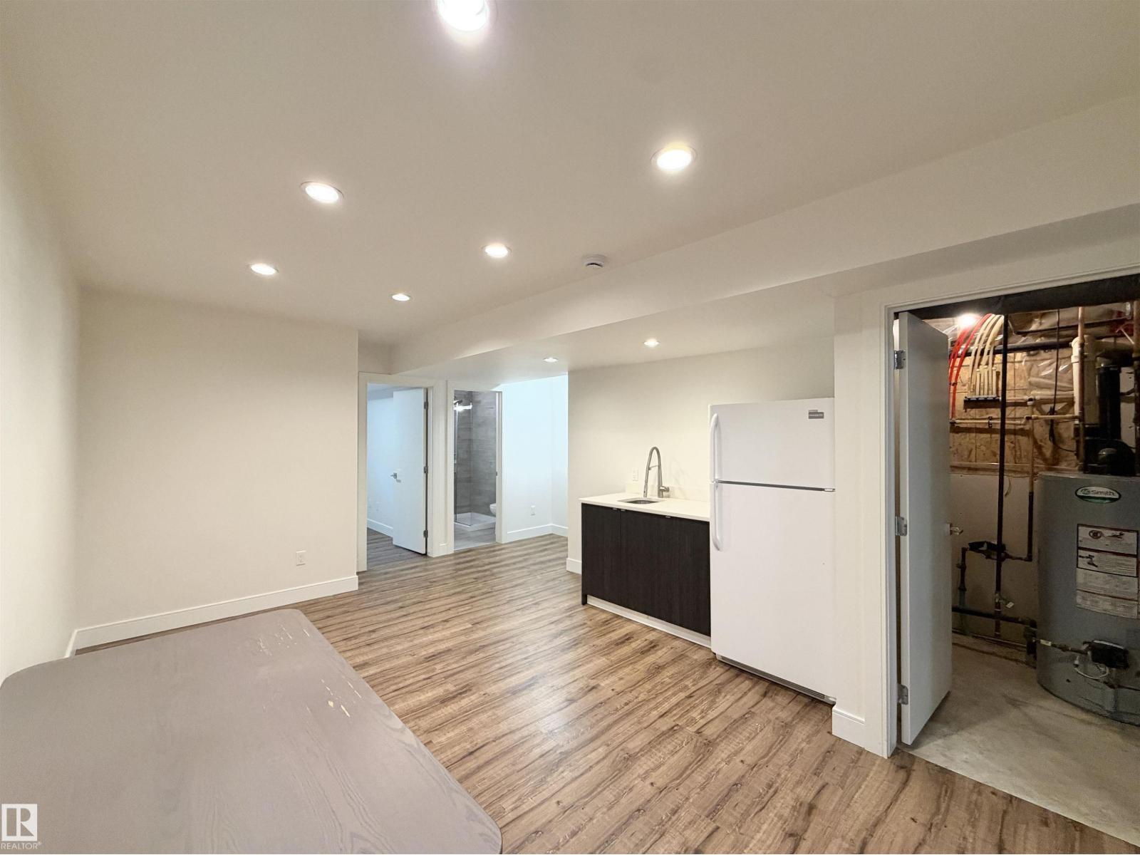 11127 77 Av Nw Property Photo 30