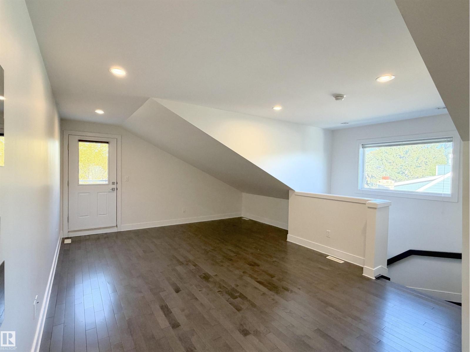 11127 77 Av Nw Property Photo 38