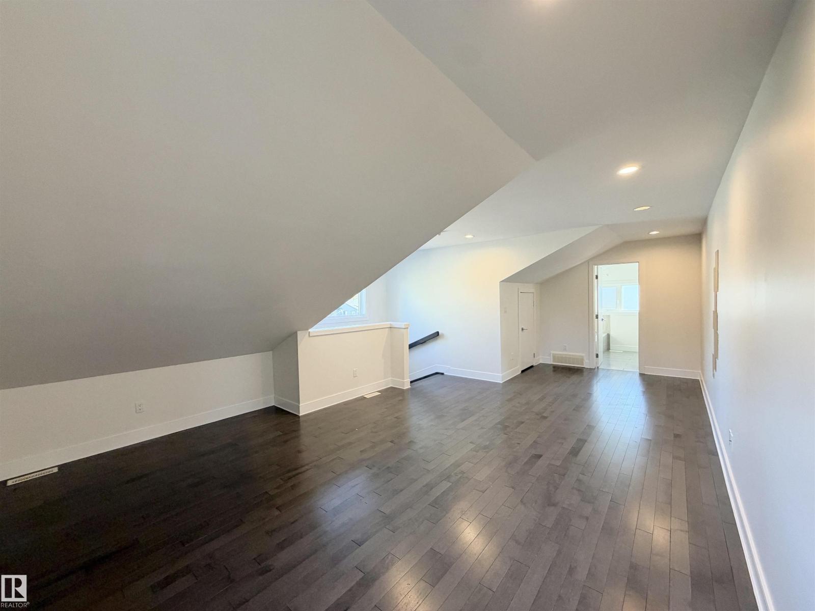 11127 77 Av Nw Property Photo 40