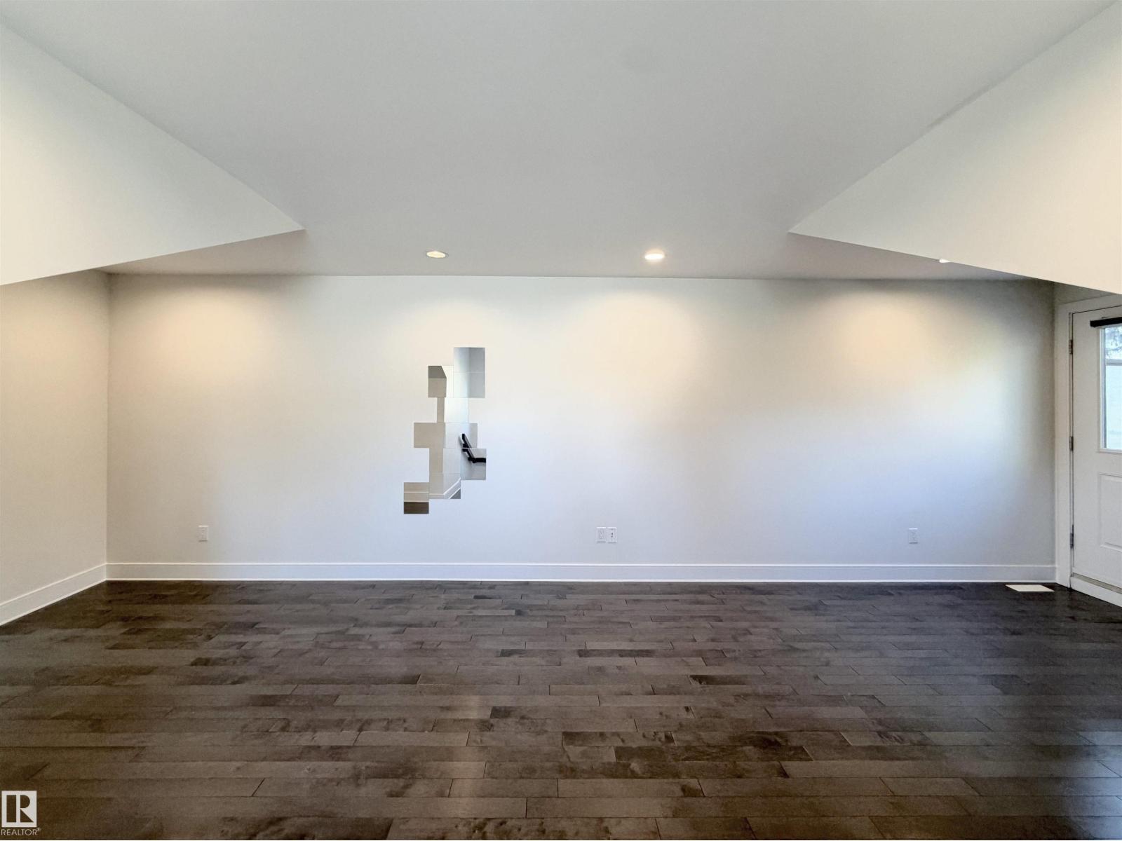 11127 77 Av Nw Property Photo 41